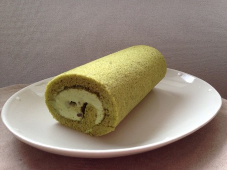 抹茶ロールケーキ