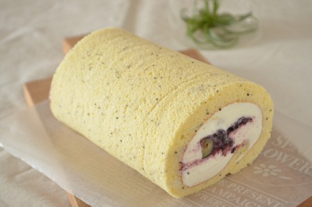 基本のお菓子中級　ブルーベリーロールケーキ　